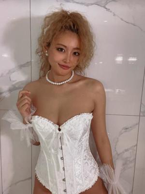 小夏エミリの写メ日記｜エトワール 吉原高級店ソープ