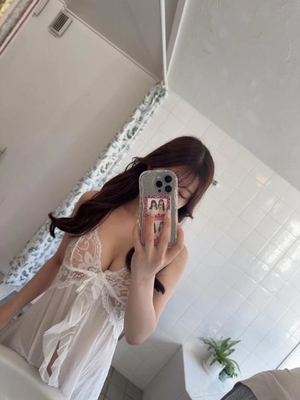 えみりの写メ日記｜ヴェルサイユ 吉原高級店ソープ