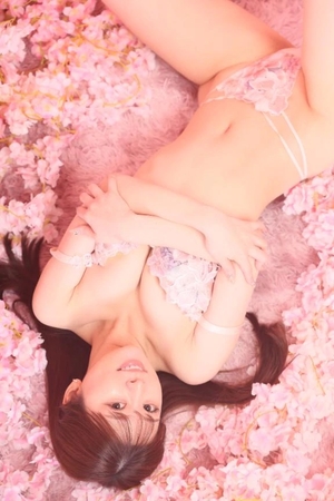 えみりの写メ日記｜ヴェルサイユ 吉原高級店ソープ