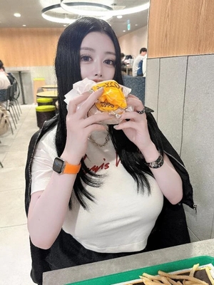 萌木の写メ日記｜ヴェルサイユ 吉原高級店ソープ