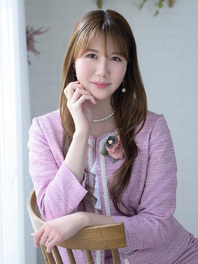 美沢玲奈 | 吉原 ハールブルク (1 / 8)