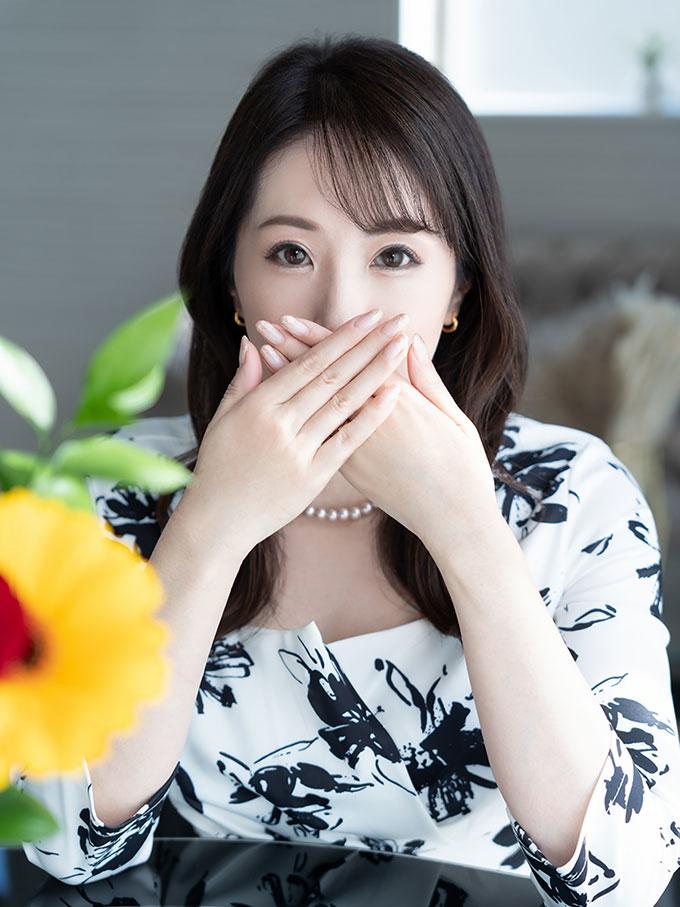 吉沢はるか | 吉原 ローテンブルク (1 / 7)