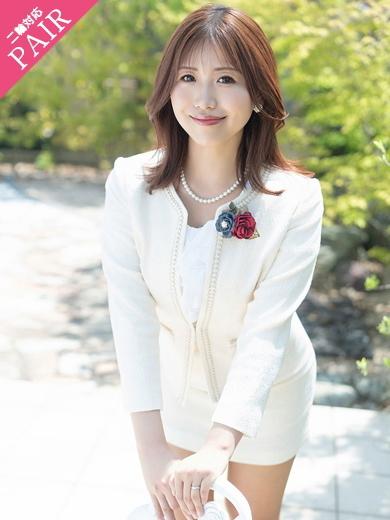 新妻涼子 | 吉原 ハールブルク (1 / 9)